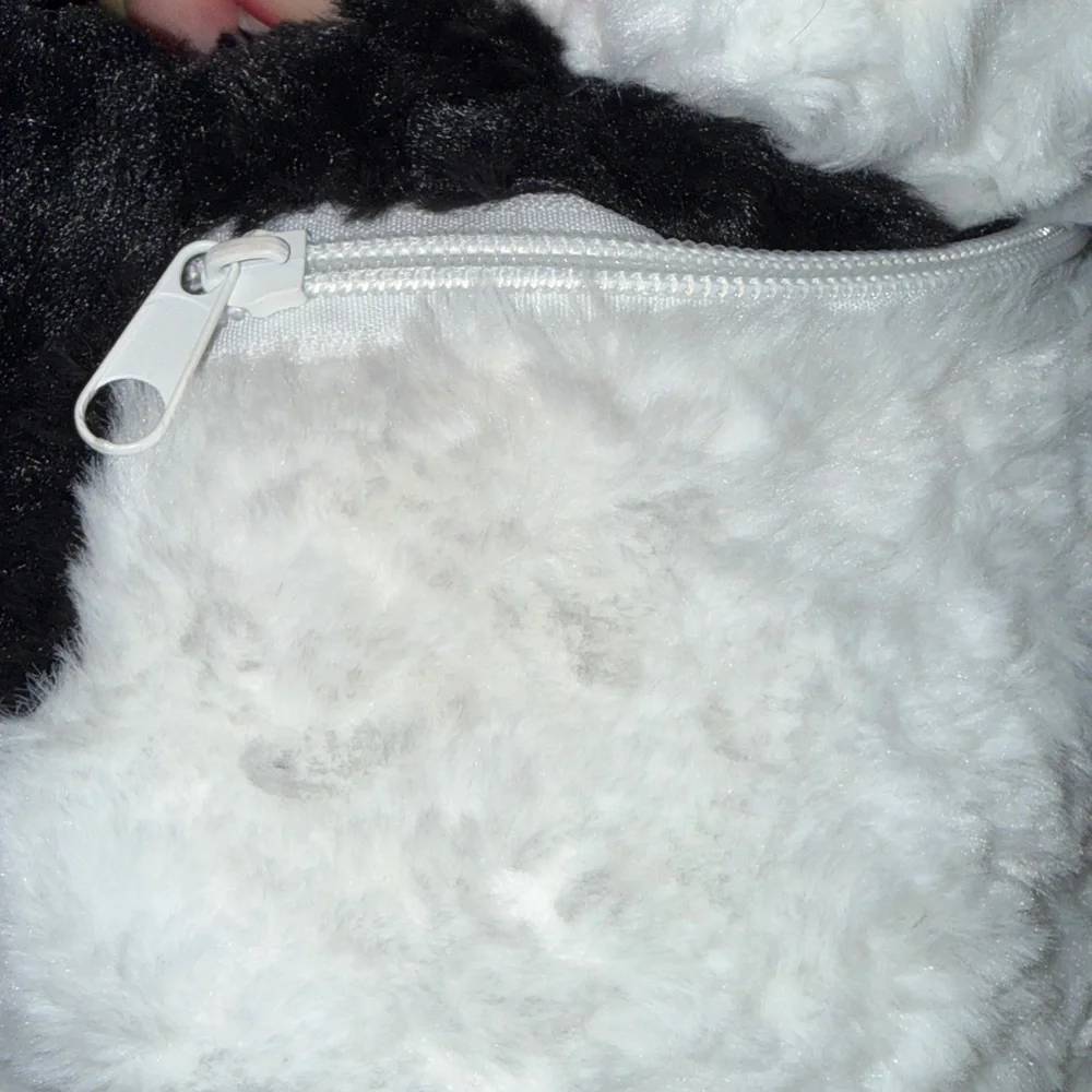 Baby Three 400% Backpack - Confirmed Panda - Picture 3 of 4